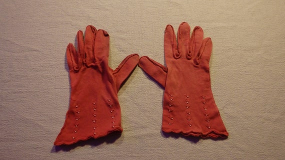 Vintage 1950's Faded Red Wrist Gloves with Beaded… - image 4