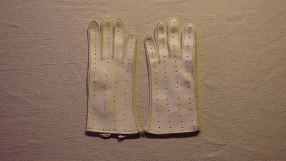 Vintage 1960's White Leather Driving Gloves - image 5