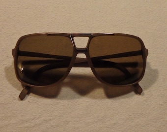 Vintage 70's Hot Chocolate Square Aviator Sunglasses with Metal Nose-Bridge