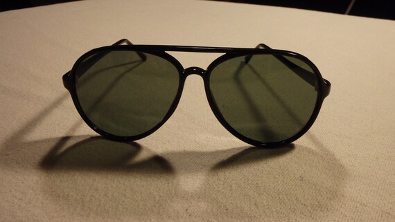 Vintage 1980's Jet Black Frame Aviator Sunglasses - image 1