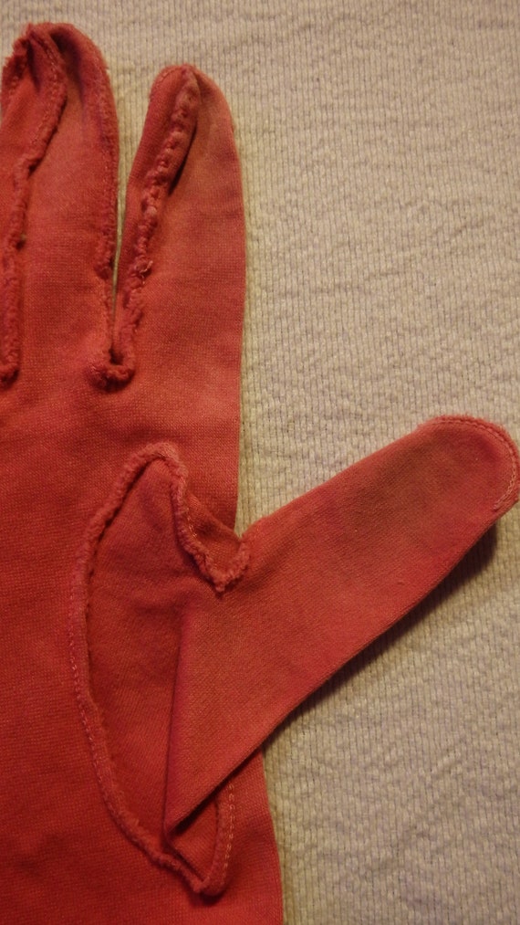 Vintage 1950's Faded Red Wrist Gloves with Beaded… - image 7