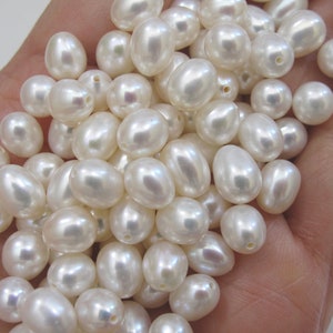 5 stuks 7-7,5 x 8-9 mm prachtige AAAA natuurlijke witte ovale/rijst zoetwaterparels - NIET gepaard, 0,8 mm halfgeboorde witte losse parels (932A-FP)