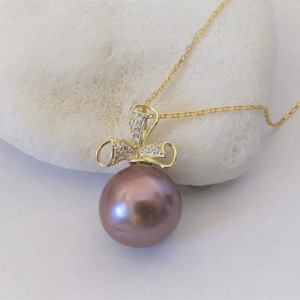 Wunderschöne natürliche Farbe Edison Weinrot Perle mit Bogen Anhänger in 925 Gold Kette Halskette, einzigartige echte Eidson Perlenkette (3006-NK)