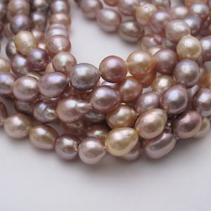 Light Pink Teardrop Baroque Pearl Strand (7-8.5mm)