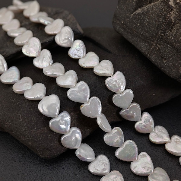 Perlas blancas de agua dulce: forma de corazón, hebra de piedras preciosas brillantes (100-FP)