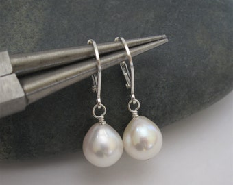 Genuine Natural White Freshwater Pearl w/925 Sterling SilverLeverback,Pearl Dangle Earrings,Bridal Pearl Earrings,PearlDropEarrings(6069-ER)