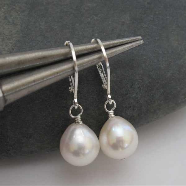 Genuine Natural White Freshwater Pearl w/925 Sterling SilverLeverback,Pearl Dangle Earrings,Bridal Pearl Earrings,PearlDropEarrings(6069-ER)