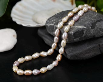 Ręcznie wiązany wielokolorowy naszyjnik z pereł słodkowodnych: zapięcie ze złota 18k