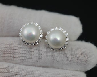 Freshwater Pearl Stud Earrings: Sterling Silver with Cubic Zirconia Accents (6144-ER)