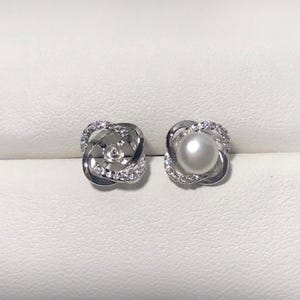 Boucles d&#39;oreilles carrées en argent sterling avec zircons cubiques (coupelle de 3 mm)