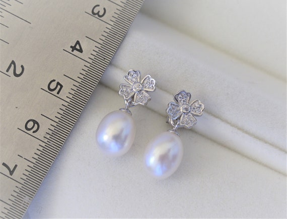 Genuine Natural Freshwater Pearl W/925 Sterling Silver