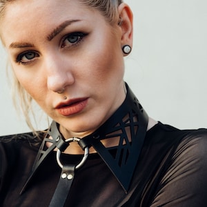 Art Deco Leder Kragen mit Ring