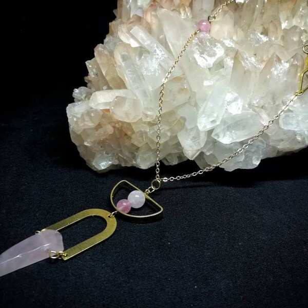 Collier quartz rose géométrique asymétrique losange perle original witchystones