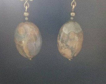 Hanging loops // loop stones // semi-precious curls // stone loops