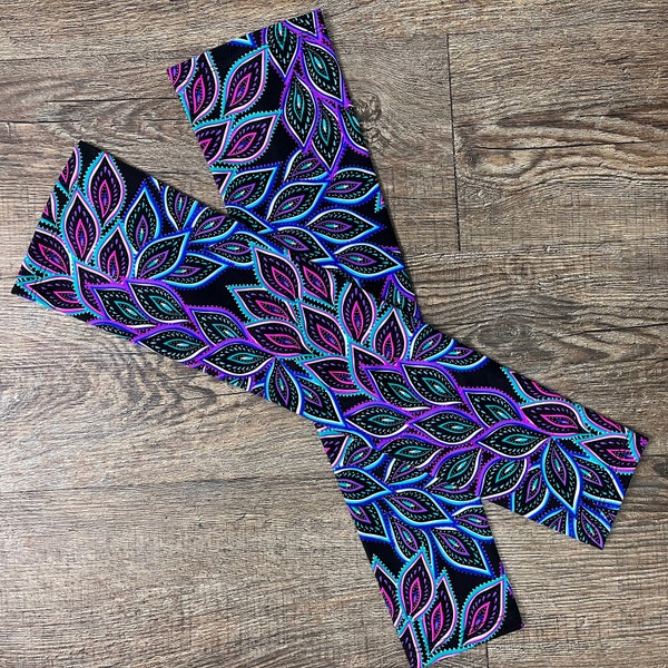 Compression Arm Sleeves in Peacock Print Spandex - Running Arm Warmers -  Sun Sleeves