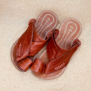 Mens brown leather sandals ~ SandCruisers ~ Handmade sandals~ Great for outdoors, beaches, pools, parks, grass, and outdoors!