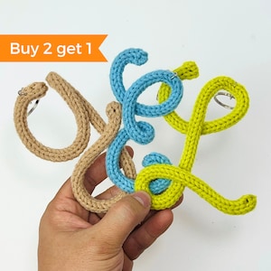 Llavero de letras del alfabeto hecho de hilo, llavero de alambre de punto, llavero de cuerda I-cord, mejores amigos de regalo para parejas, llavero del alfabeto de ganchillo