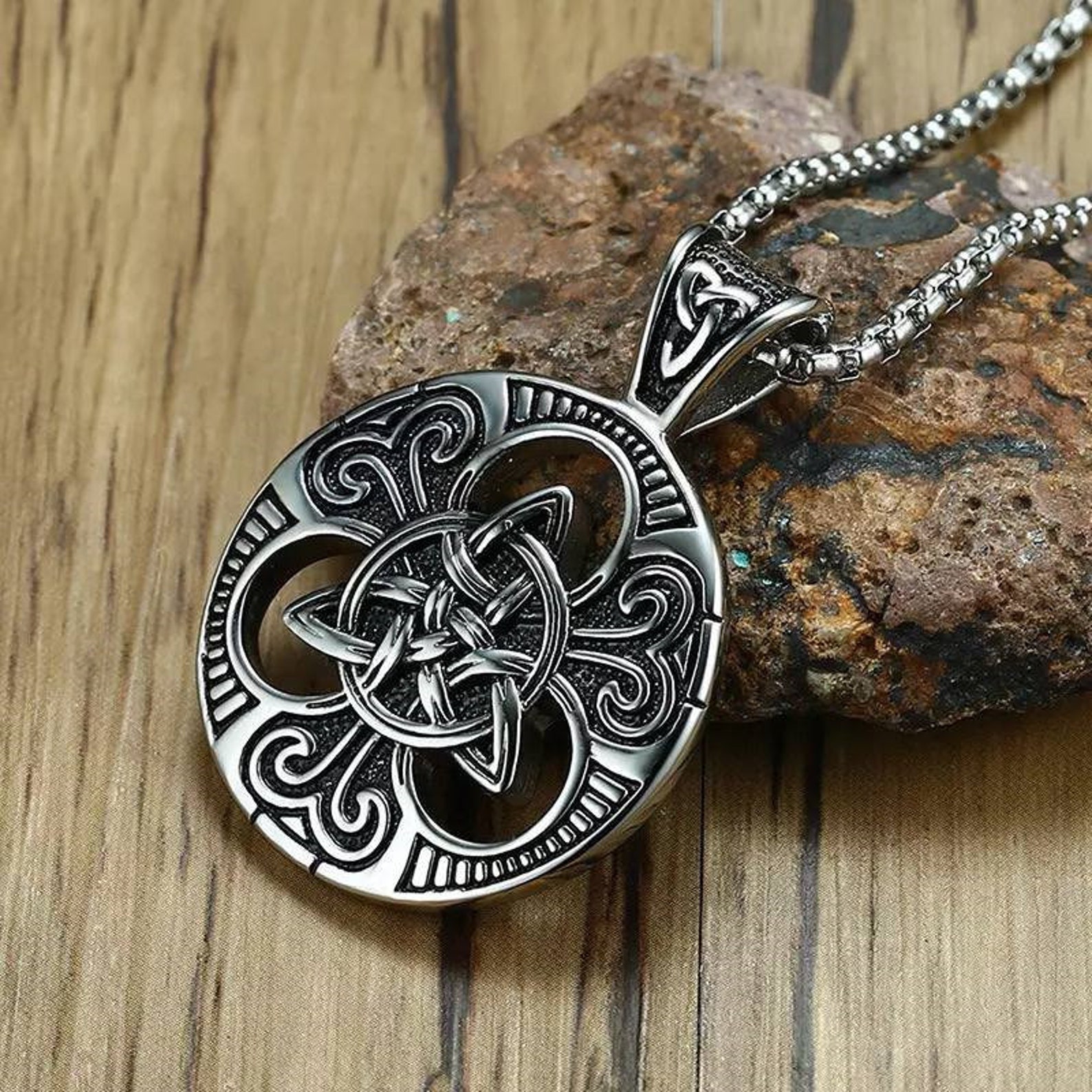 Viking Triquetra Necklace - Etsy