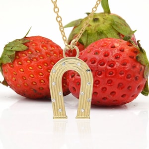 Diamond Horseshoe Charm, Carved Horseshoe Charm, Pave Diamond Horseshoe Charm, Dainty Charm Pendant , Mini Horseshoe Pendant