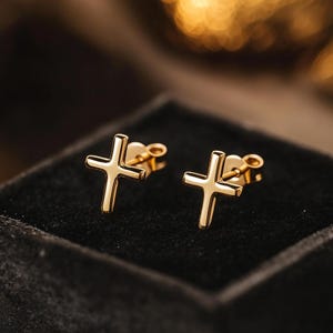 14k Gold Plated Cross Stud Earrings: 925 Silver, 10MM