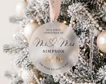Onze eerste kerst als meneer en mevrouw - Kerstbal 2026 | Gepersonaliseerde kerstbal voor een bruiloft | Cadeau voor pasgetrouwden