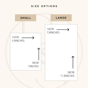 K&ouml;nnte beinhalten: Eine Gr&ouml;&szlig;entabelle mit zwei rechteckigen Umrissen, beschriftet als Small und Large. Das kleine Rechteck misst 15 cm mal 18 cm. Das gro&szlig;e Rechteck misst 16 cm mal 28 cm. Schwarze Pfeile zeigen die Breiten- und H&ouml;henma&szlig;e f&uuml;r beide Optionen an.