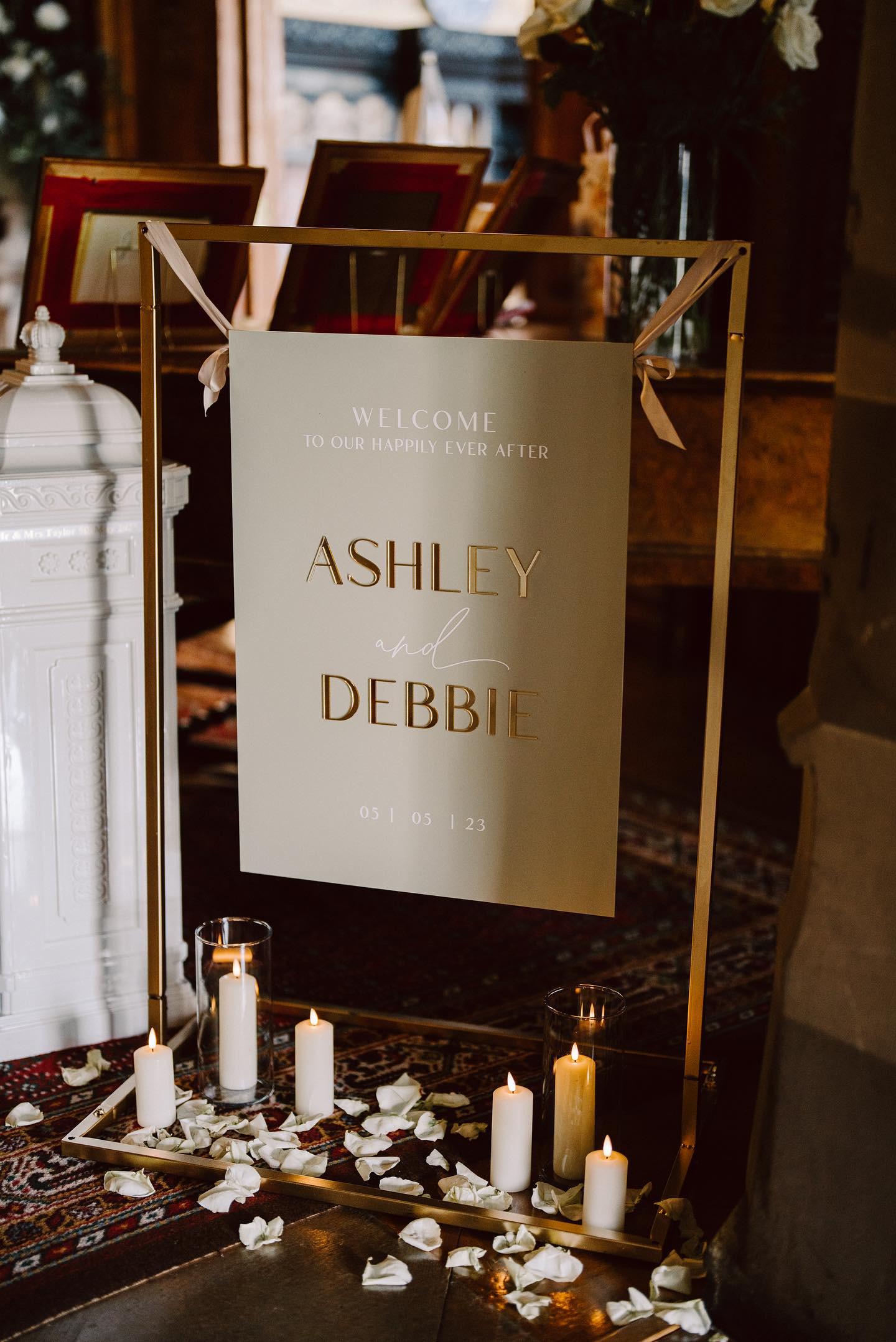 Acrylic Wedding Welcome Sign With 3D Mirror Names - Luxury