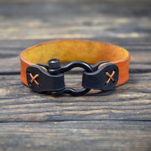 Leather Men&#39;s Bracelet with Black Metal Clasp, Custom Leather Bracelet, Rock Style, Metallic and Leather Cuff, Gift for Husband, Boyfriend