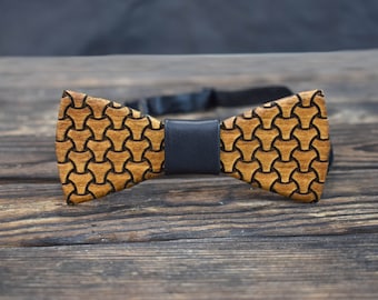 Engraved Wood Bow Tie with Leather, Oak Wood, Bow ties For Weddings, Engagements, Gift for Men, 3D Design