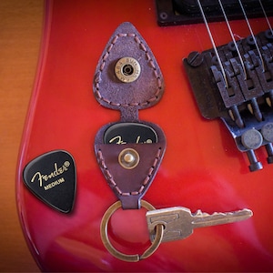 Leather Guitar Pick Holder, Handmade Guitar Pick Portable Case, Guitar Pick Case, Guitar Pick Keychain