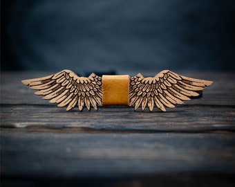 Noeud papillon en bois gravé 3D avec ailes d'aigle en cuir véritable, matériau en bois de chêne, mariages, fiançailles, occasions spéciales, cadeau pour homme