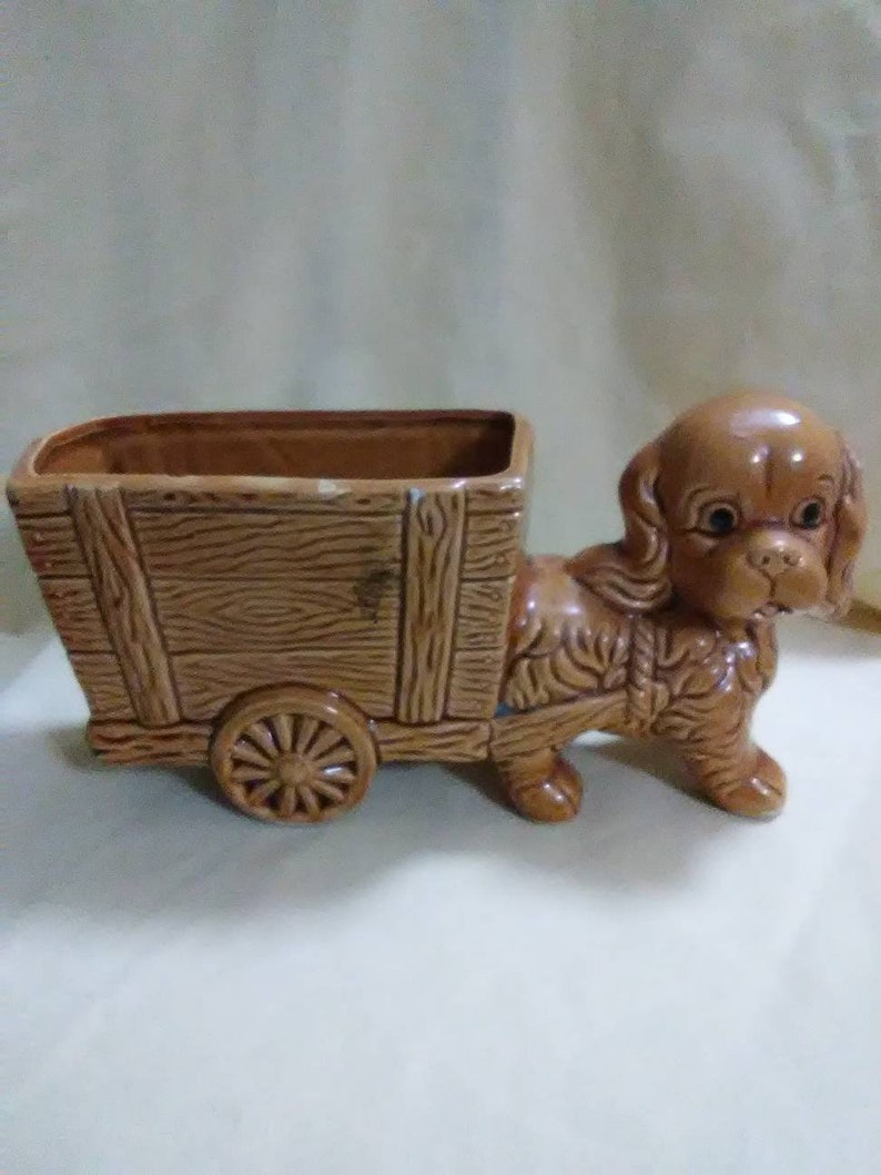 Wohnkultur Bauernhausdekor Jahrgang 1960 Braune Hund Ziehen Wagen