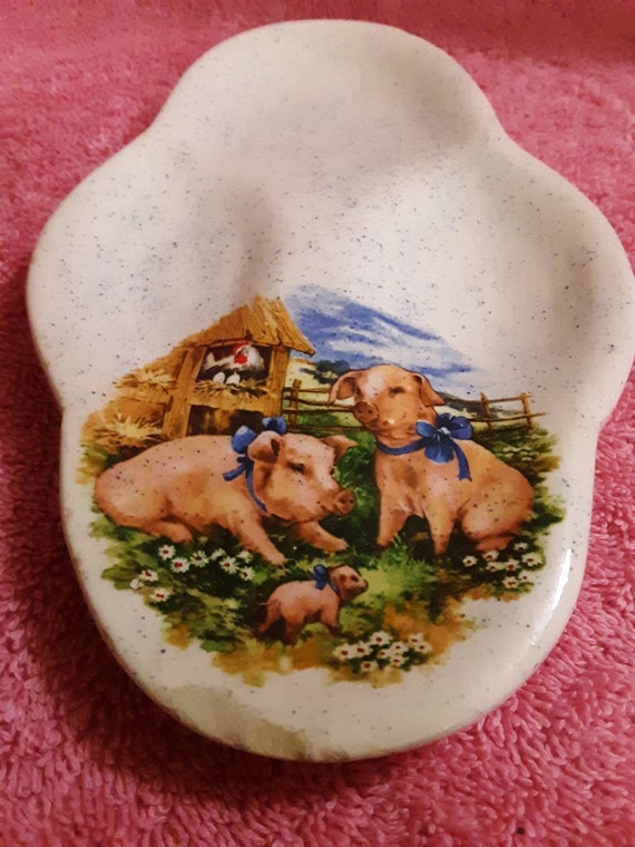 Home & Living Vintage Pig Spoon Rest Holds 3 Spoons White with Blue
