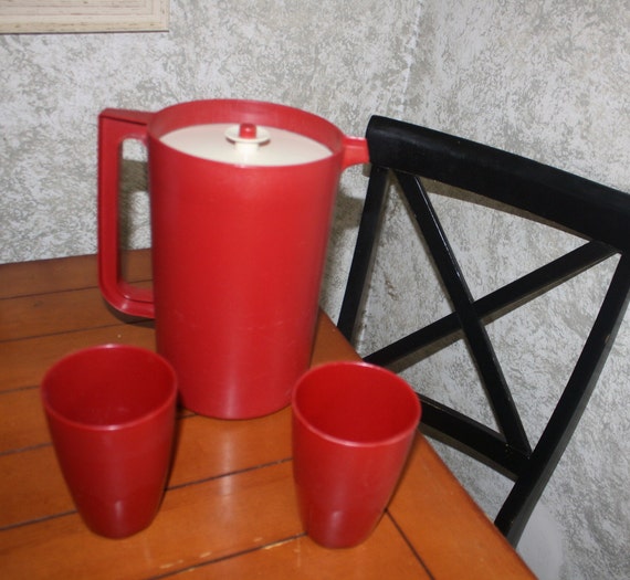 Vtg Tupperware Pitcher 2 Quart Brown with Push Button Lid