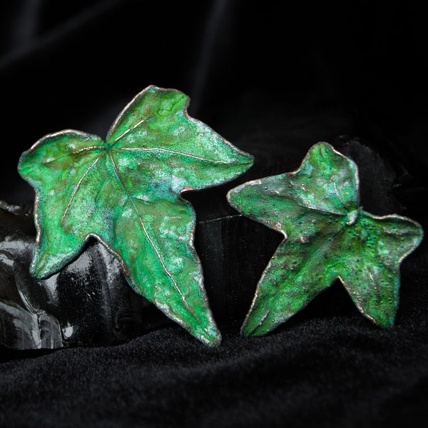 Real ivy leaf brooch Elven cloak brooch Fairycore jewelry Green metal leaf pin Copper anniversary gift