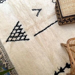 Beni Ourain rug, large rug,
Handmade rug, Moroccan wool rug, Berber rug, Custom rug, Wool rugs,
Morocco rug, home decor,
personalized gift, persian rug, rugs for bedroom, White Moroccan rug,