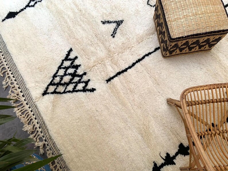 Beni Ourain rug, large rug,
Handmade rug, Moroccan wool rug, Berber rug, Custom rug, Wool rugs,
Morocco rug, home decor,
personalized gift, persian rug, rugs for bedroom, White Moroccan rug,