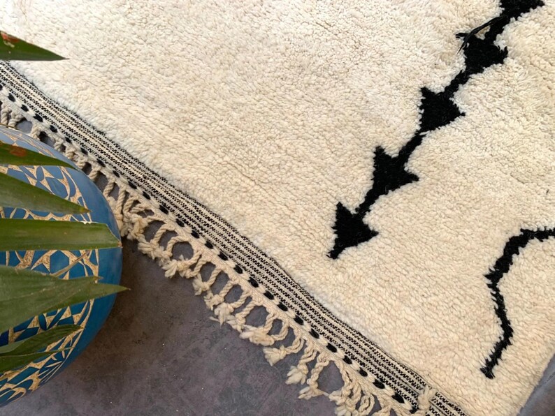 Beni Ourain rug, large rug,
Handmade rug, Moroccan wool rug, Berber rug, Custom rug, Wool rugs,
Morocco rug, home decor,
personalized gift, persian rug, rugs for bedroom, White Moroccan rug,