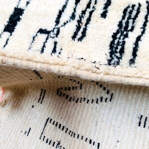 Moroccan 6.5x9.5 FT rug Beni ourain Wool Art Tufted Off white