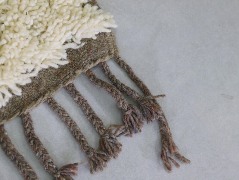 funky rug,
moroccan rugs,
moroccan rug,
custom moroccan rug,
abstract rug,
beni ourain rug,
berber wool rug,
white moroccan rug,
custom rug,
berber rug,
wool rug,
abstract white rug,
handmade rug,