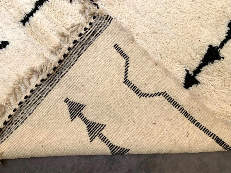 Beni Ourain rug, large rug,
Handmade rug, Moroccan wool rug, Berber rug, Custom rug, Wool rugs,
Morocco rug, home decor,
personalized gift, persian rug, rugs for bedroom, White Moroccan rug,