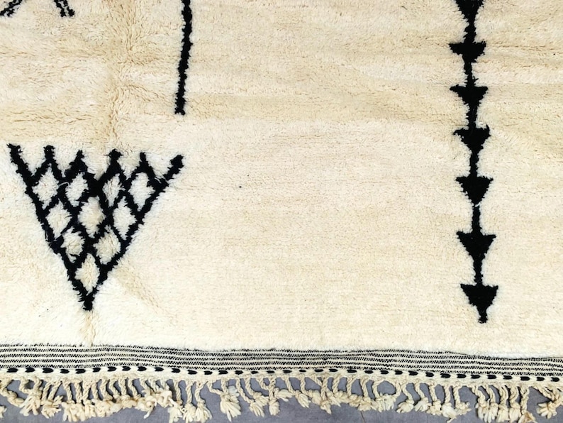 Beni Ourain rug, large rug,
Handmade rug, Moroccan wool rug, Berber rug, Custom rug, Wool rugs,
Morocco rug, home decor,
personalized gift, persian rug, rugs for bedroom, White Moroccan rug,
