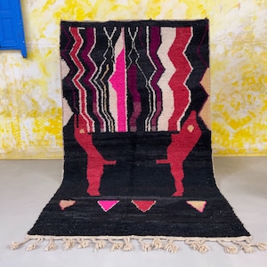 Moroccan vintage rug - Old berber rug - black 5x8 rug - Authentic vintage area rug