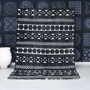 GOERGEOUS KILIM RUG 6.3 Ft x 10.0 Ft, Black Kilim rug, Sheep Wool Rug, Custom size rug, Moroccan Kilim rug, Contemporary Berber Rug 6x10