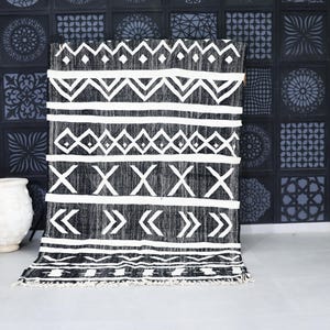 GOERGEOUS KILIM RUG 6.1 Ft x 9.8 Ft, Black Kilim rug, Sheep Wool Rug, Custom size rug, Moroccan Kilim rug, Contemporary Berber Rug 6x10