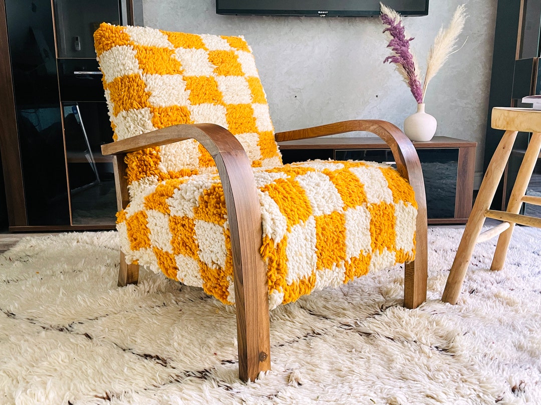 Mid Century Wooden Sessel, Moroccan Kilim Rug Armchair, Retro