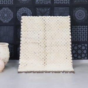 funky rug,
moroccan rugs,
moroccan rug,
custom moroccan rug,
abstract rug,
beni ourain rug,
berber wool rug,
white moroccan rug,
custom rug,
berber rug,
wool rug,
abstract white rug,
handmade rug,