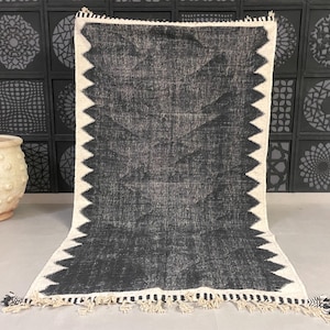 Handmade Moroccan Kilim Rug, Black & Ivory Geometric Wool Runner, Custom size rug, Moroccan Kilim rug, Contemporary Berber Rug, Morocco rug