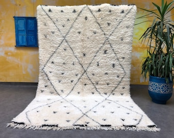 White fluffy Moroccan rug, Beni ourain rug, Berber carpet, Genuine lamb wool rug, Handmade rug, custom area rug, Tapis berbere, Teppich