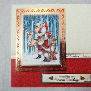 Conjunto de cuatro cartas de Papá Noel y renos.
